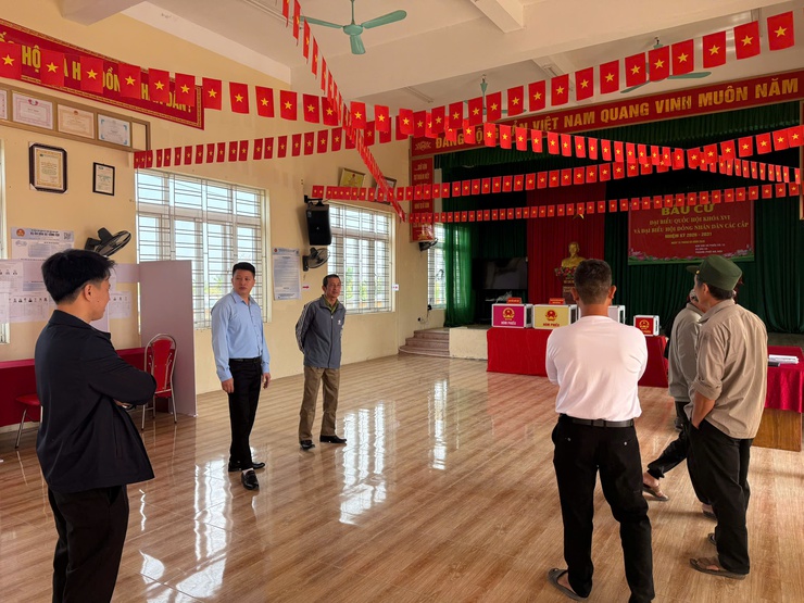 ỦY BAN MTTQ HÒA XÁ GIÁM SÁT, KIỂM TRA CÔNG TÁC CHUẨN BỊ BẦU CỬ TẠI CÁC TỔ BẦU CỬ, CÁC BAN CÔNG TÁC MẶT TRẬN THÔN- Ảnh 9.