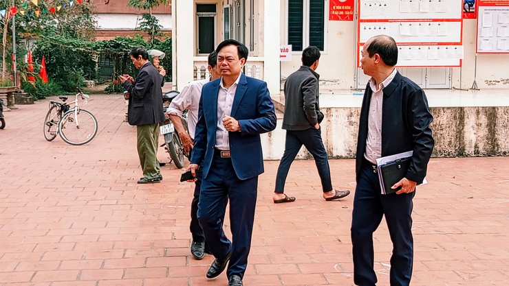 Lãnh đạo xã Tam Hưng kiểm tra công tác chuẩn bị bầu cử tại các khu vực bỏ phiếu- Ảnh 5.