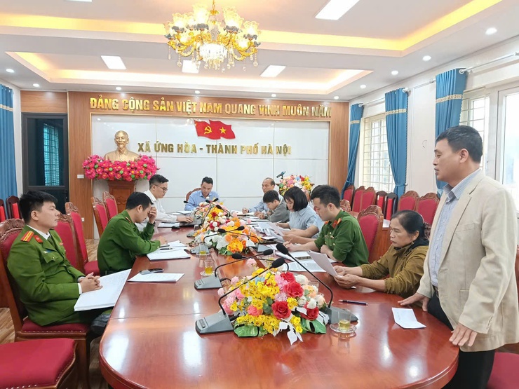 UBND XÃ NGHE BÁO CÁO KẾT QUẢ XỬ LÝ PHẢN ÁNH VỀ HOẠT ĐỘNG SẢN XUẤT VẬT LIỆU XÂY DỰNG TẠI THÔN QUẢNG TÁI.

- Ảnh 2.