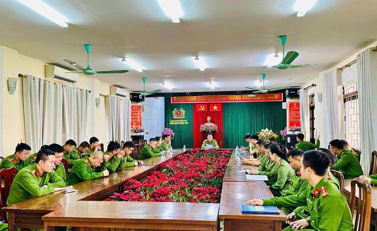 Công an xã Phúc Thọ triển khai đồng bộ các biện pháp bảo đảm ANTT phục vụ bầu cử- Ảnh 2.