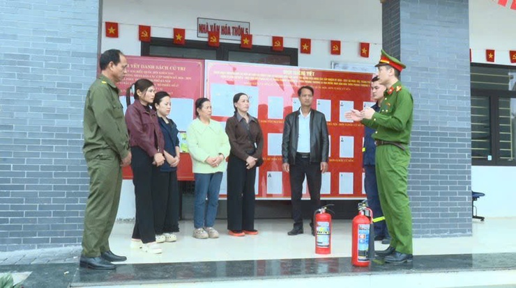 Công an xã Phúc Thọ triển khai đồng bộ các biện pháp bảo đảm ANTT phục vụ bầu cử- Ảnh 4.