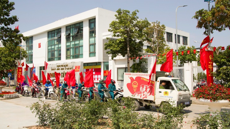 Phường  Tây Tựu ra quân tuyên truyền cổ động về cuộc bầu cử đại biểu Quốc hội khóa XVI và đại biểu HĐND các cấp nhiệm kỳ 2026 - 2031- Ảnh 2.