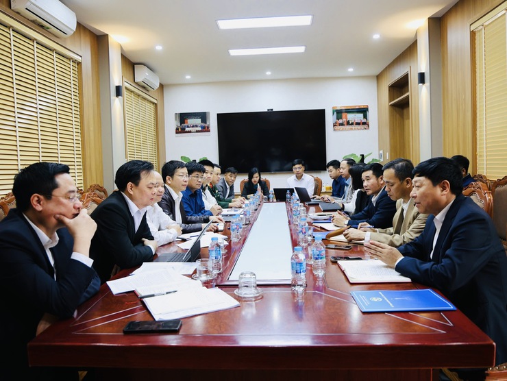 Lãnh đạo MTTQ thành phố Hà Nội kiểm tra công tác bầu cử tại Tam Hưng- Ảnh 1.