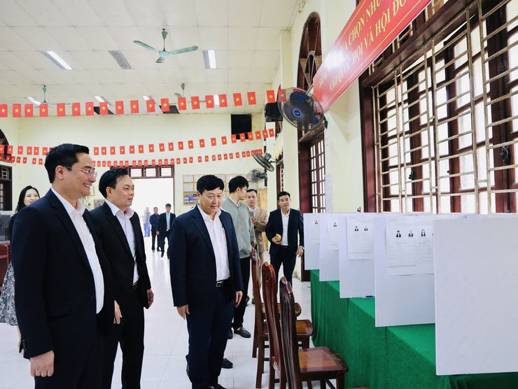 Lãnh đạo MTTQ thành phố Hà Nội kiểm tra công tác bầu cử tại Tam Hưng- Ảnh 8.