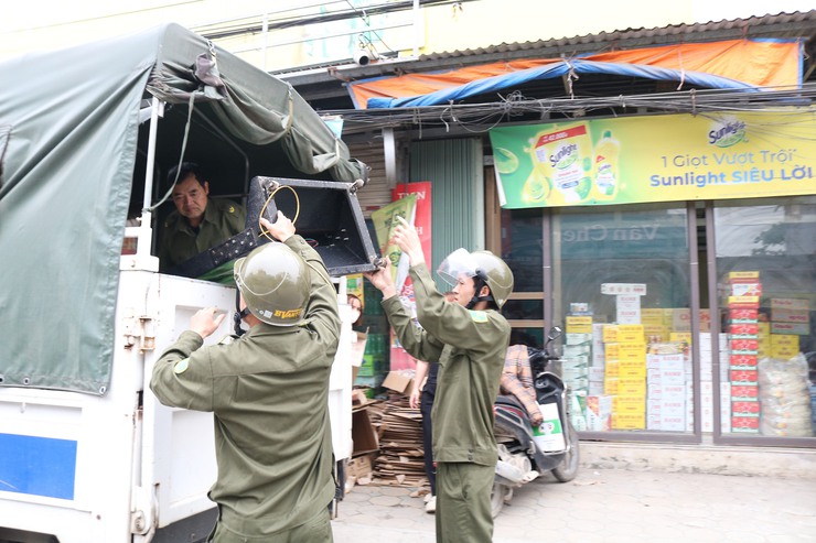 Quảng Bị tiếp tục xử lý các “điểm nghẽn” về trật tự an toàn giao thông, trật tự đô thị chào mừng bầu cử đại biểu Quốc hội và HĐND các cấp- Ảnh 2.