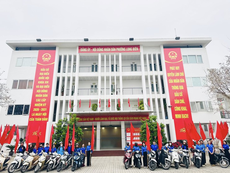 Đoàn TNCS Hồ Chí Minh phường Long Biên tổ chức tuyên truyền lưu động về công tác bầu cử đại biểu Quốc hội và đại biểu HĐND các cấp nhiệm kỳ 2026–2031- Ảnh 2.