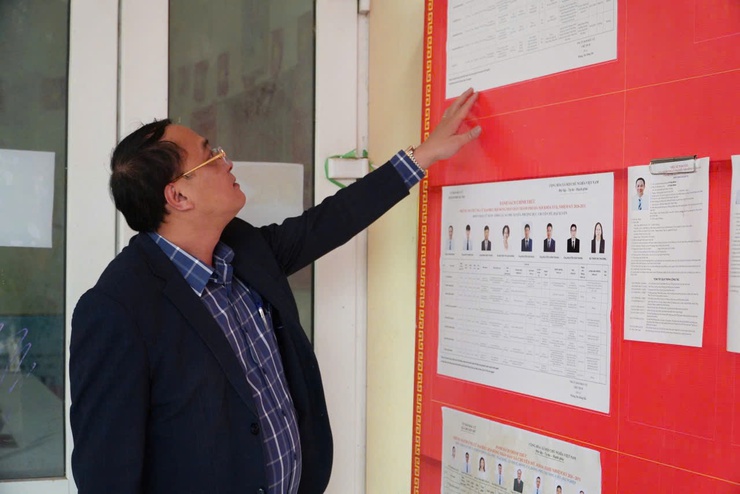 Đồng chí Phó Bí thư Đảng ủy, Chủ tịch UBND xã Chuyên Mỹ đi kiểm tra công tác chuẩn bị bầu cử tại các thôn Lễ Nhuế, Đồng Phố, Đồng Cả và Đại Nghiệp- Ảnh 2.