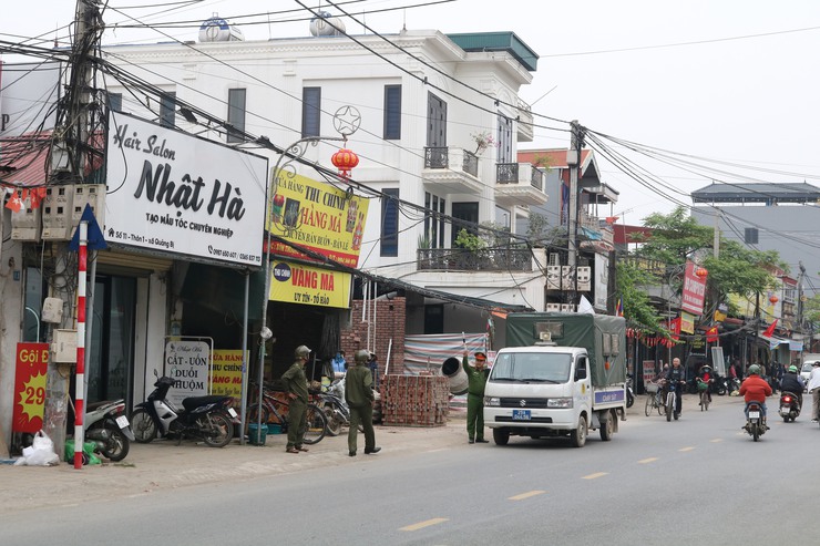 Quảng Bị tiếp tục xử lý các “điểm nghẽn” về trật tự an toàn giao thông, trật tự đô thị chào mừng bầu cử đại biểu Quốc hội và HĐND các cấp- Ảnh 3.