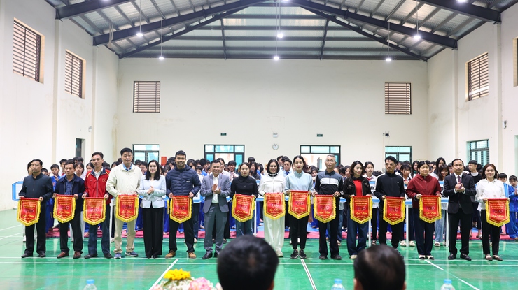 Khai mạc giải thể thao học sinh phổ thông xã Thạch Thất năm học 2025 - 2026- Ảnh 2.