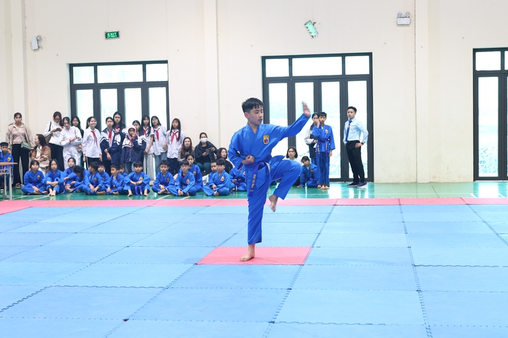 Khai mạc giải thể thao học sinh phổ thông xã Thạch Thất năm học 2025 - 2026- Ảnh 7.