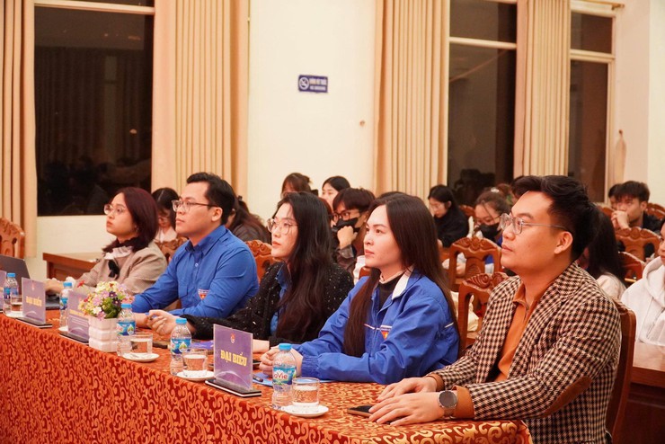 HỘI NGHỊ GẶP MẶT, QUÁN TRIỆT VÀ HƯỚNG DẪN NGHIỆP VỤ CHO TÌNH NGUYỆN VIÊN THAM GIA CÔNG TÁC HỖ TRỢ BẦU CỬ ĐẠI BIỂU QUỐC HỘI VÀ HĐND CÁC CẤP NHIỆM KỲ 2026 - 2031- Ảnh 3.