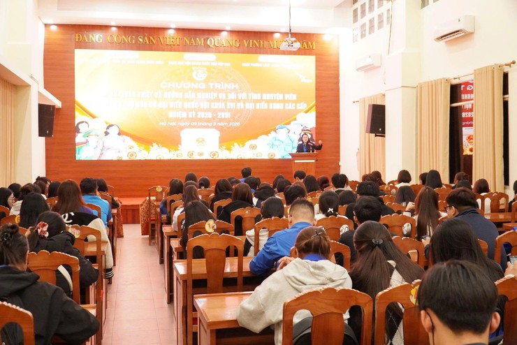 HỘI NGHỊ GẶP MẶT, QUÁN TRIỆT VÀ HƯỚNG DẪN NGHIỆP VỤ CHO TÌNH NGUYỆN VIÊN THAM GIA CÔNG TÁC HỖ TRỢ BẦU CỬ ĐẠI BIỂU QUỐC HỘI VÀ HĐND CÁC CẤP NHIỆM KỲ 2026 - 2031- Ảnh 1.