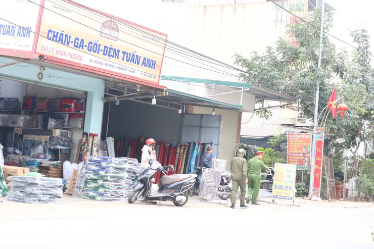 Quảng Bị tiếp tục xử lý các “điểm nghẽn” về trật tự an toàn giao thông, trật tự đô thị chào mừng bầu cử đại biểu Quốc hội và HĐND các cấp- Ảnh 5.