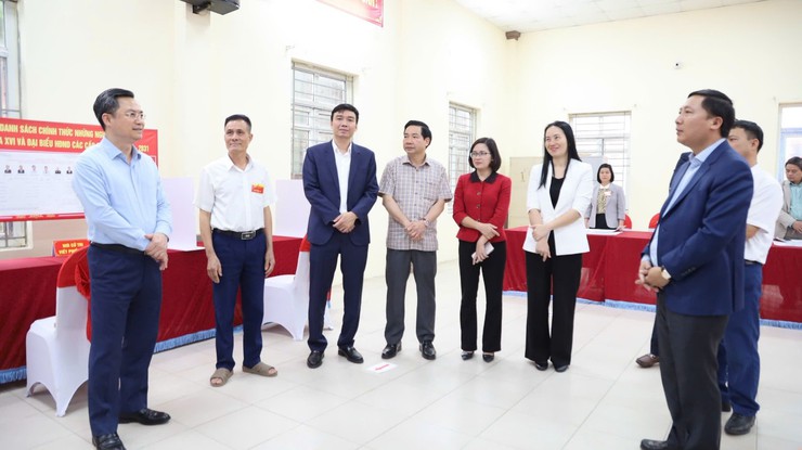 Quang Minh sẵn sàng cho điểm cầu truyền hình trực tiếp bầu cử tại thôn Liễu Trì- Ảnh 1.