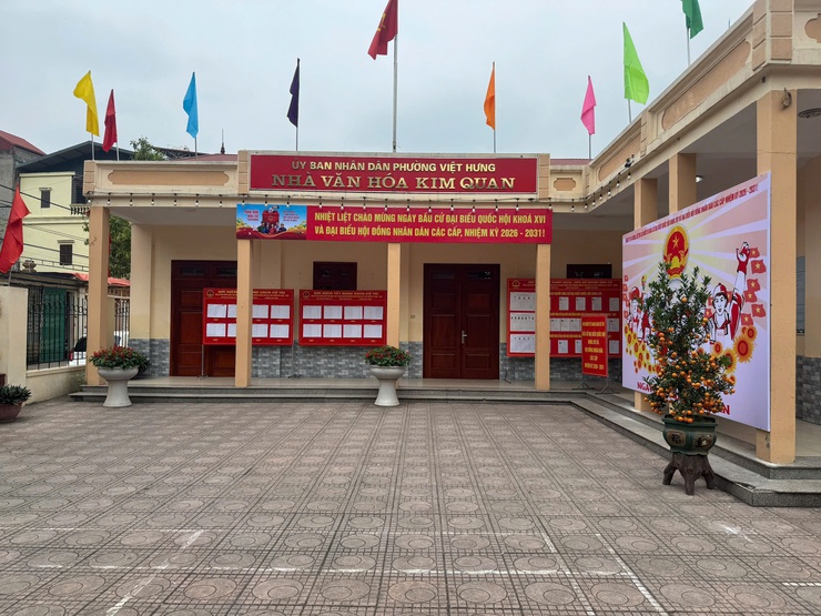 Đẩy mạnh trang trí, tuyên truyền trực quan hướng tới ngày bầu cử 15/3 tại phường Việt Hưng.- Ảnh 6.