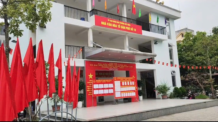 Đẩy mạnh trang trí, tuyên truyền trực quan hướng tới ngày bầu cử 15/3 tại phường Việt Hưng.- Ảnh 8.