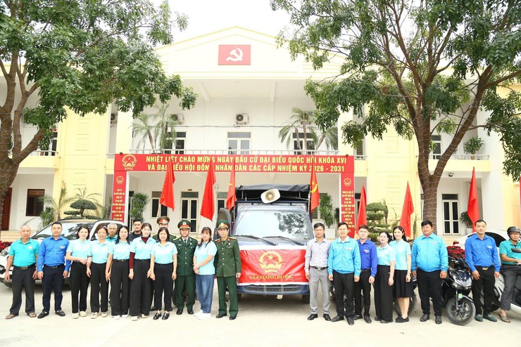 Chương Dương tuyên truyền lưu động, lan tỏa khí thế,
hướng tới ngày bầu cử
- Ảnh 1.