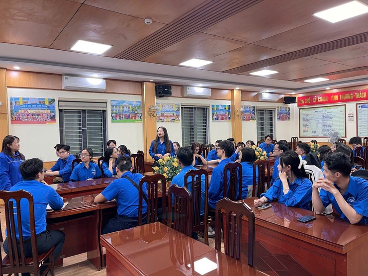 Tuổi trẻ Thanh Xuân tổ chức hội nghị mạn đàm tiểu sử người ứng cử đại biểu Quốc hội khóa XVI, HĐND các cấp và gặp mặt cử tri trẻ lần đầu tham gia bỏ phiếu- Ảnh 4.