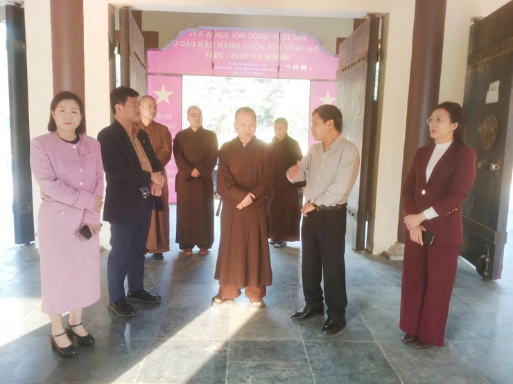 CHỦ TỊCH UBND XÃ SÓC SƠN PHẠM QUANG NGỌC KIỂM TRA CÔNG TÁC CHUẨN BỊ BẦU CỬ TẠI CÁC ĐƠN VỊ NGOÀI DÂN CƯ- Ảnh 2.