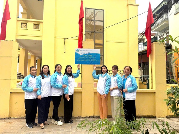 Hội LHPN Phường Phú Thượng khánh thành công trình đoạn đường xanh – sạch – đẹp – nở hoa chào mừng cuộc bầu cử đại biểu Quốc hội và HĐND các cấp nhiệm kỳ 2026 – 2031- Ảnh 2.