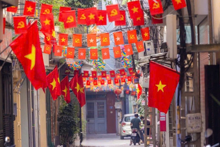 UBND PHƯỜNG THANH LIỆT THÔNG BÁO TREO CỜ TỔ QUỐC- Ảnh 1.