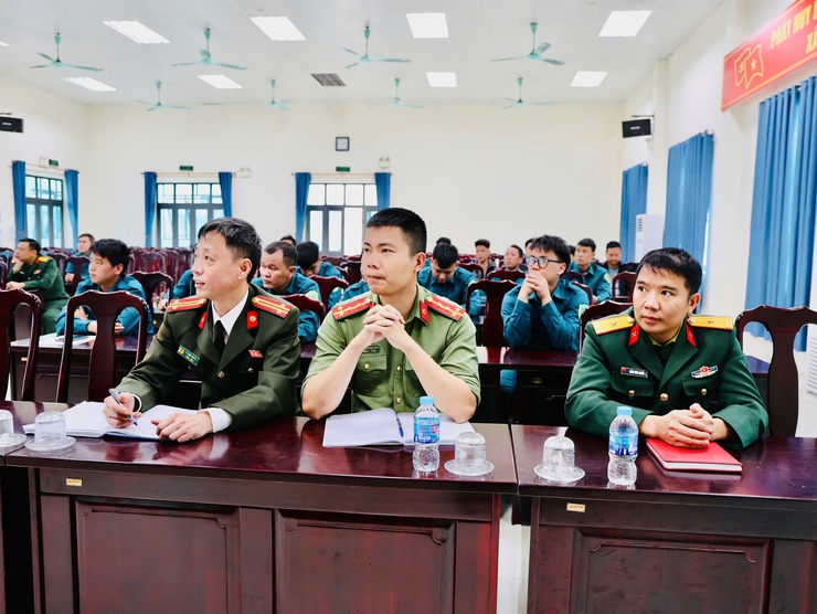 Ban Chỉ huy Quân sự xã Tam Hưng triển khai nhiệm vụ sẵn sàng chiến đấu bảo vệ bầu cử- Ảnh 7.