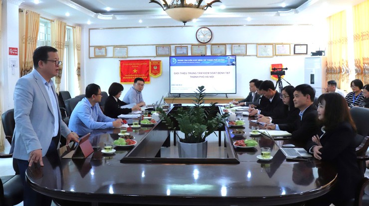 CDC Hà Nội chia sẻ kinh nghiệm, hỗ trợ CDC Cao Bằng nâng cao năng lực y tế dự phòng- Ảnh 1.