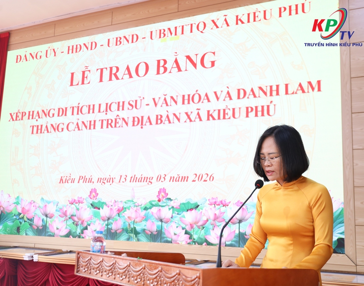 UBND xã Kiều Phú tổ chức hội nghị trao Bằng công nhận xếp hạng di tích lịch sử - văn hoá và danh lam thăng cảnh trên địa bàn.- Ảnh 2.