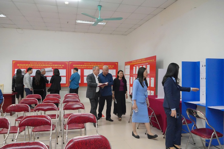 Đoàn kiểm tra, giám sát số 02 Uỷ ban MTTQ Việt Nam TP. Hà Nội làm việc với các phường Phú Diễn, Tây Tự, Xuân Đỉnh, Đông Ngạc về công tác bầu cử đại biểu Quốc hội khoá XVI và đại biểu HĐND các cấp nhiệm kỳ 2026 - 2031- Ảnh 7.