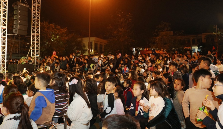 Rực rỡ đêm nghệ thuật chào mừng ngày hội bầu cử tại xã Quốc Oai- Ảnh 11.