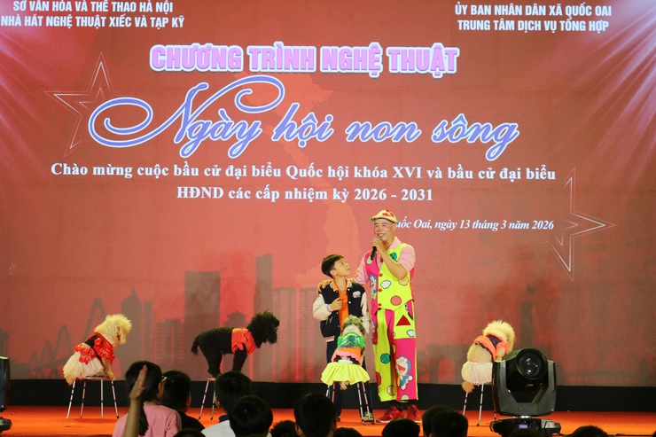 Rực rỡ đêm nghệ thuật chào mừng ngày hội bầu cử tại xã Quốc Oai- Ảnh 15.