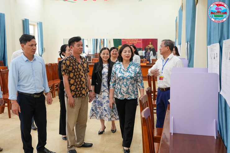 CHẤM THI CUỘC THI “GIỮ GÌN THÔN SÁNG, XANH, SẠCH, ĐẸP, AN TOÀN” THÁNG 3/2026- Ảnh 2.