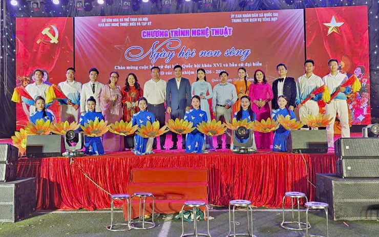 Rực rỡ đêm nghệ thuật chào mừng ngày hội bầu cử tại xã Quốc Oai- Ảnh 22.