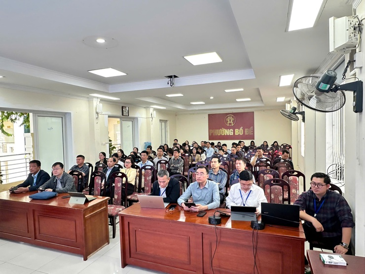 Cơ quan Đảng ủy – Ủy ban MTTQ Việt Nam và Cơ quan HĐND & UBND phường Bồ Đề tổ chức hội nghị mạn đàm tiểu sử các ứng cử viên- Ảnh 2.