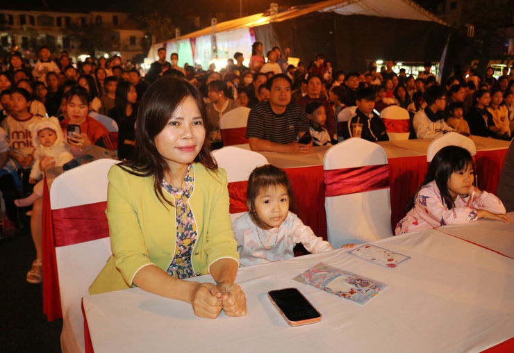 Rực rỡ đêm nghệ thuật chào mừng ngày hội bầu cử tại xã Quốc Oai- Ảnh 6.