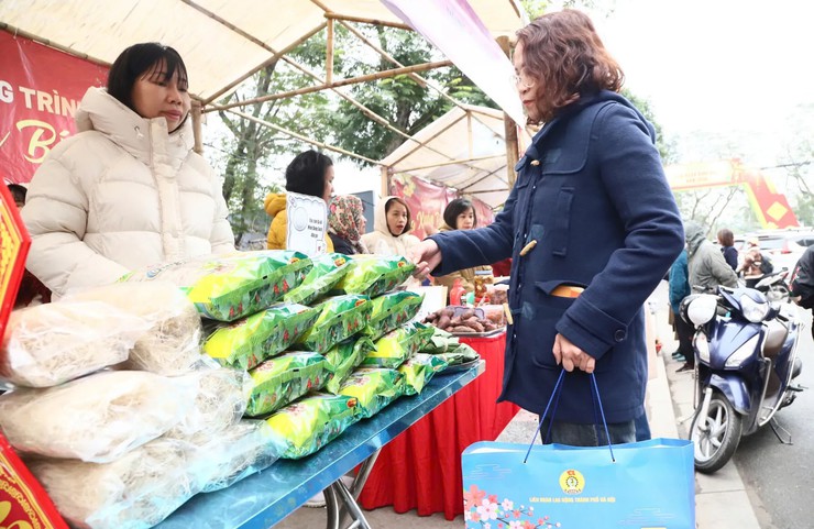 PHƯỜNG VĂN MIẾU - QUỐC TỬ GIÁM CHĂM LO THIẾT THỰC ĐỂ TẤT CẢ ĐOÀN VIÊN, NGƯỜI LAO ĐỘNG VUI ĐÓN TẾT- Ảnh 5.