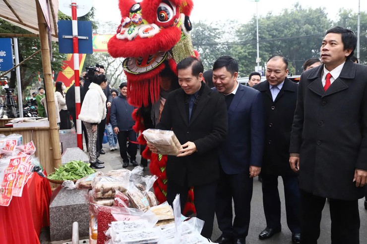 PHƯỜNG VĂN MIẾU - QUỐC TỬ GIÁM CHĂM LO THIẾT THỰC ĐỂ TẤT CẢ ĐOÀN VIÊN, NGƯỜI LAO ĐỘNG VUI ĐÓN TẾT- Ảnh 4.