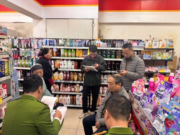 PHƯỜNG VĂN MIẾU – QUỐC TỬ GIÁM TĂNG CƯỜNG KIỂM TRA AN TOÀN PCCC & CNCH, CHỦ ĐỘNG PHÒNG NGỪA CHÁY NỔ DỊP TẾT BÍNH NGỌ 202- Ảnh 1.