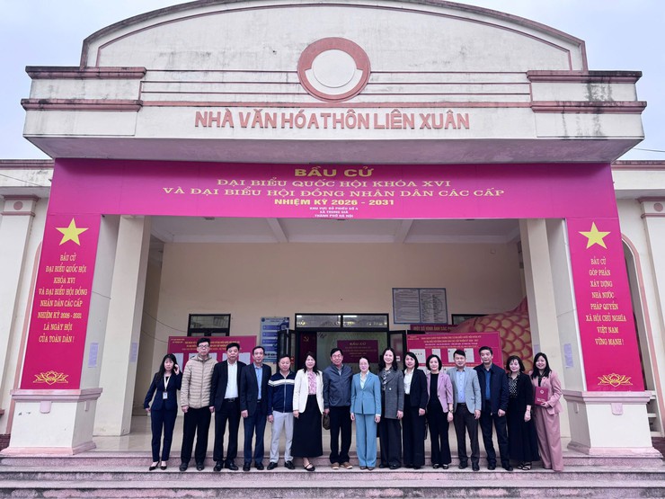 ĐOÀN KIỂM TRA, GIÁM SÁT CỦA ỦY BAN MTTQ VIỆT NAM THÀNH PHỐ HÀ NỘI KIỂM TRA CÔNG TÁC CHUẨN BỊ BẦU CỬ TẠI XÃ TRUNG GIÃ- Ảnh 1.