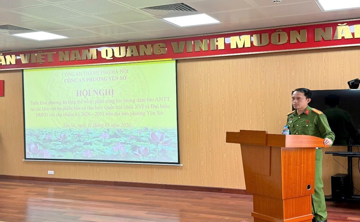 Công an phường Yên Sở triển khai phương án đảm bảo an ninh trật tự tại các khu vực bỏ phiếu - Ảnh 1.