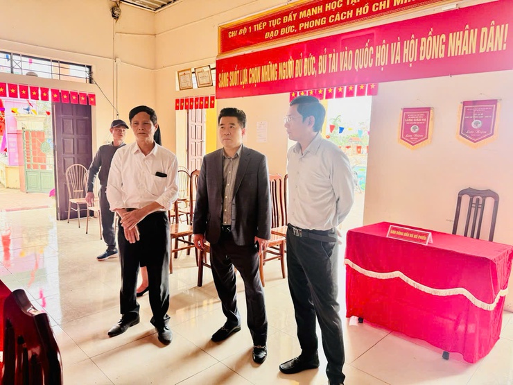 Chủ tịch UBND xã kiểm tra công tác chuẩn bị bầu cử đại biểu Quốc hội và HĐND các cấp- Ảnh 5.