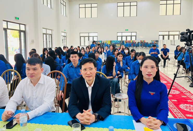 Đoàn Thanh niên xã Hát Môn phát động “Tháng Thanh niên” và ra mắt các đội hình thanh niên tình nguyện năm 2026- Ảnh 3.