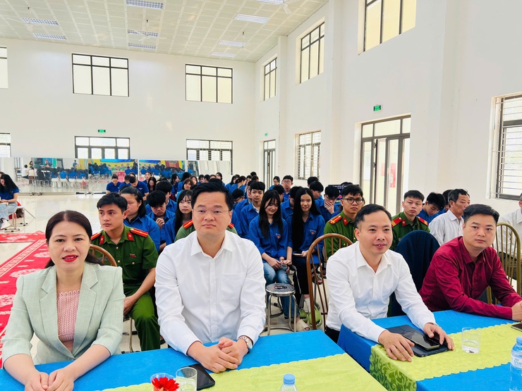 Đoàn Thanh niên xã Hát Môn phát động “Tháng Thanh niên” và ra mắt các đội hình thanh niên tình nguyện năm 2026- Ảnh 2.