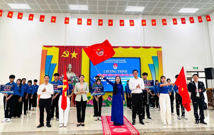 Đoàn Thanh niên xã Hát Môn phát động “Tháng Thanh niên” và ra mắt các đội hình thanh niên tình nguyện năm 2026- Ảnh 4.