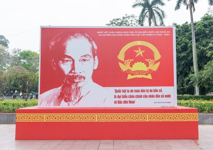 Phường Ba Đình rực rỡ cờ hoa, sẵn sàng cho Ngày hội lớn của toàn dân- Ảnh 13.