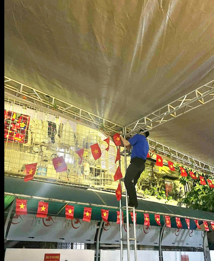 Đoàn thanh niên phường xung kích hỗ trợ công tác bầu cử- Ảnh 2.