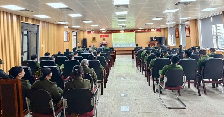 Công an phường Yên Sở triển khai phương án đảm bảo an ninh trật tự tại các khu vực bỏ phiếu - Ảnh 2.