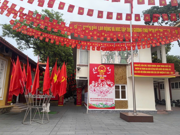 Phường Ba Đình rực rỡ cờ hoa, sẵn sàng cho Ngày hội lớn của toàn dân- Ảnh 14.