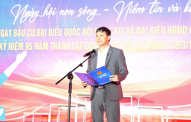 Bát Tràng rộn ràng chương trình nghệ thuật "Ngày hội non sông – Niềm tin và khát vọng" chào mừng bầu cử đại biểu Quốc hội khóa XVI và đại biểu HĐND các cấp, nhiệm kỳ 2026-2031- Ảnh 1.