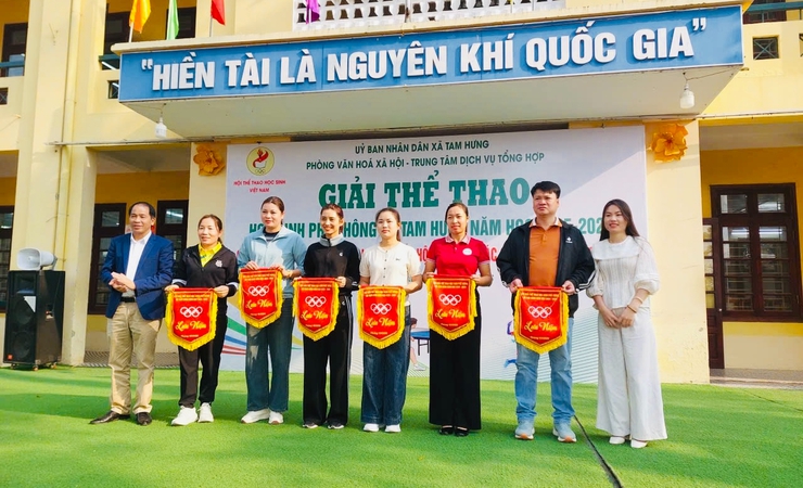 Sôi nổi giải thể thao học sinh phổ thông xã Tam Hưng- Ảnh 1.